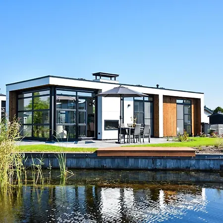 House With Three Bathrooms, On A Nieuw-Loosdrecht