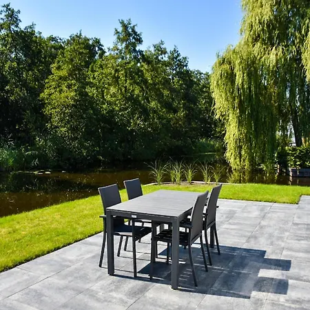 بيت للعطل House With Three Bathrooms, On A Nieuw-Loosdrecht